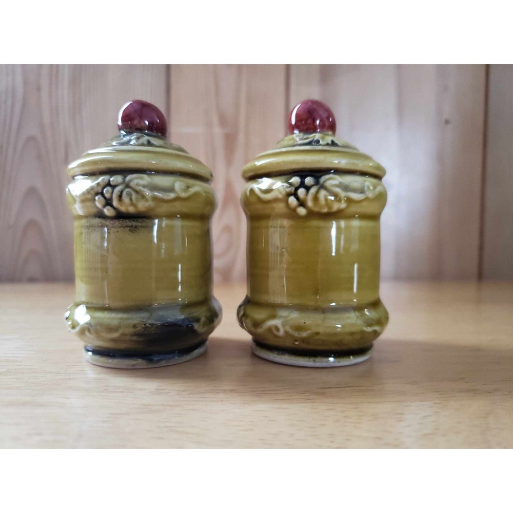 Lefton Fruit Salt Pepper Shakers Japan Apple Pear Grapes #3748 Vintage - Picture 3 of 7